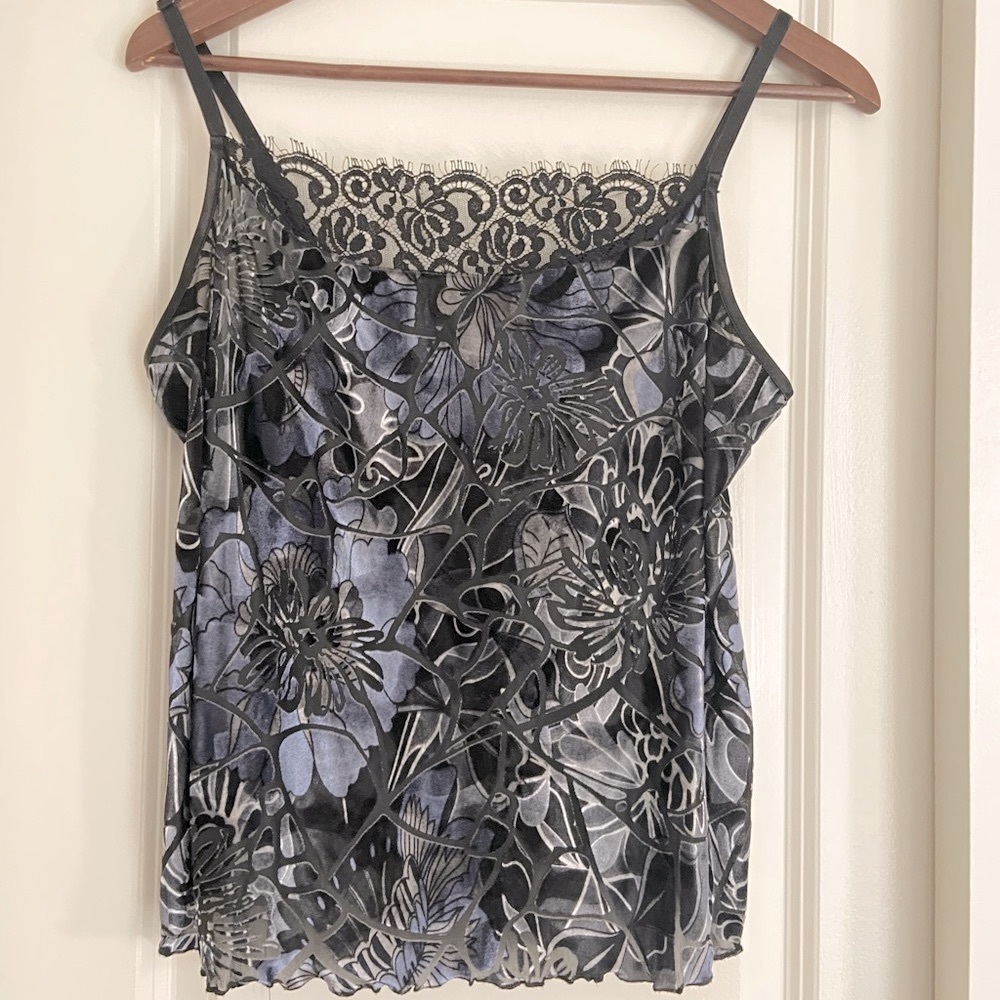Cute dainty tank top!